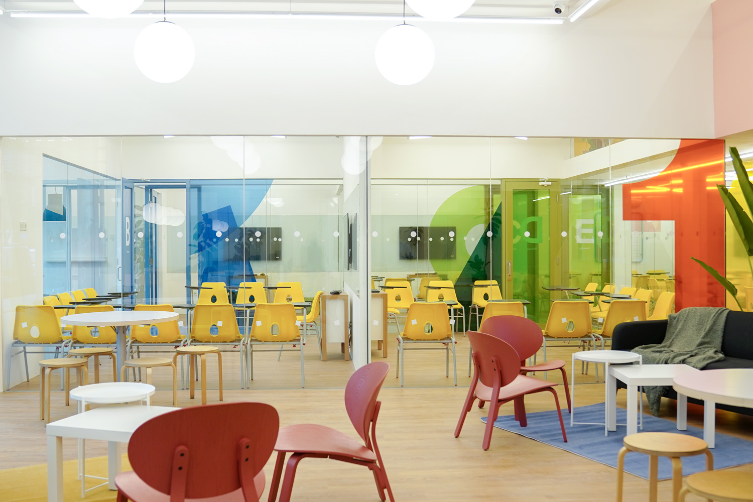 English 1 Surabaya Galaxy Mall 1