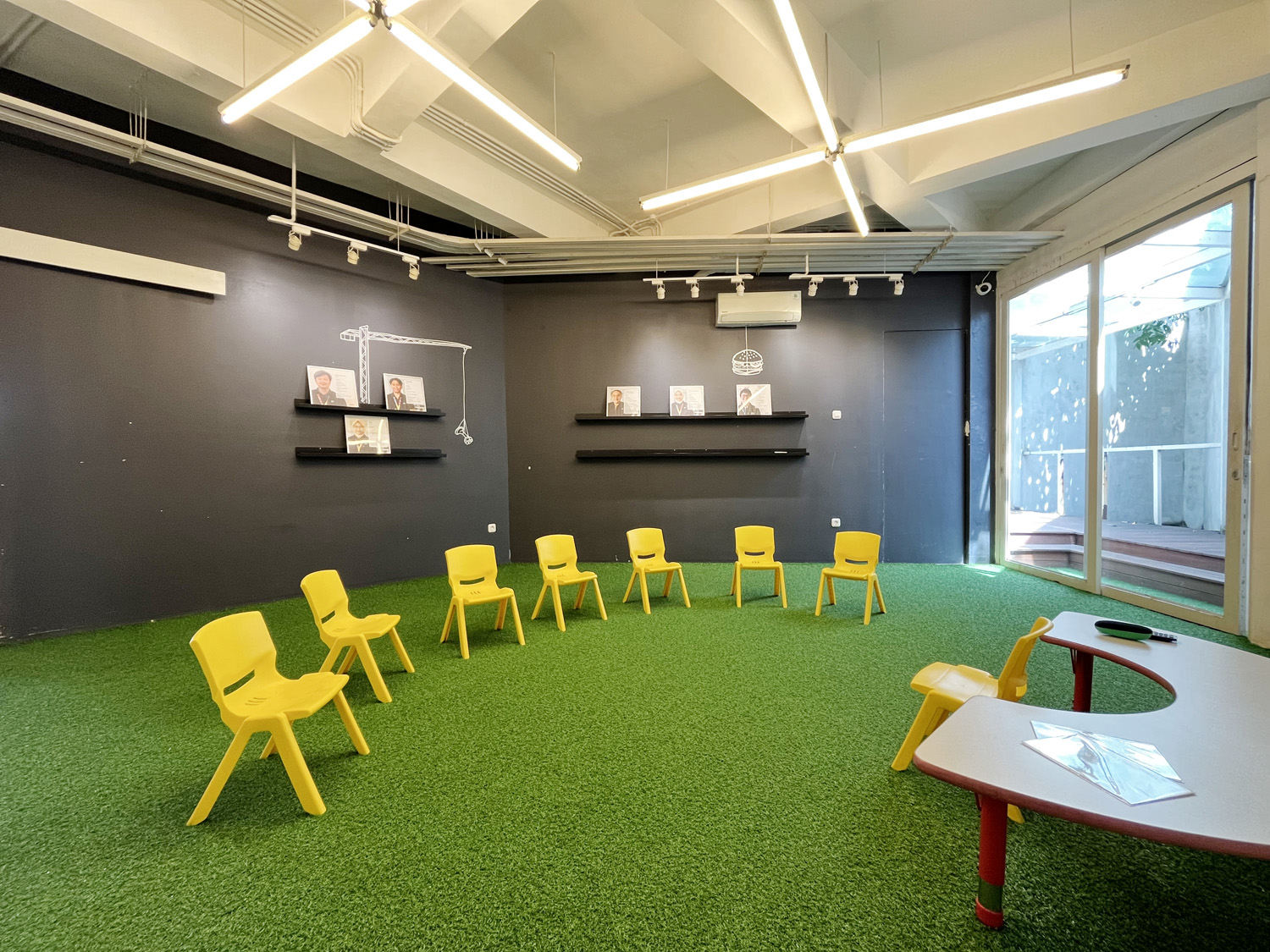 English 1 Surabaya Purimas 4